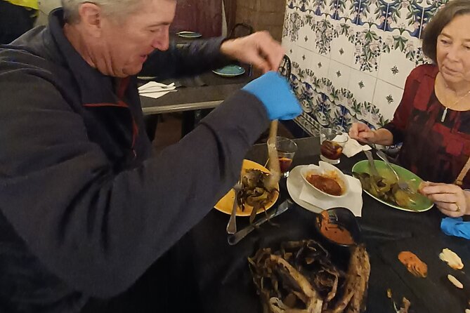 Barcelona tailored tapas & drinks tour with a native guide - The 3-hour flow: walking, tasting, and learning in small doses