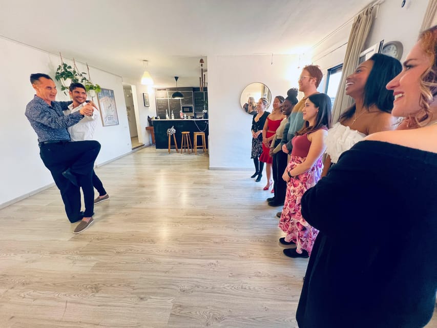 Barcelona: Tango Lesson with Drinks and Video - The 90-minute flow: how a beginner tango class actually works