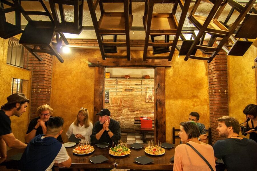 Barcelona Tapas 3-Hour Bike Tour - Medieval lanes plus modern views, a Barcelona combo that works on two wheels