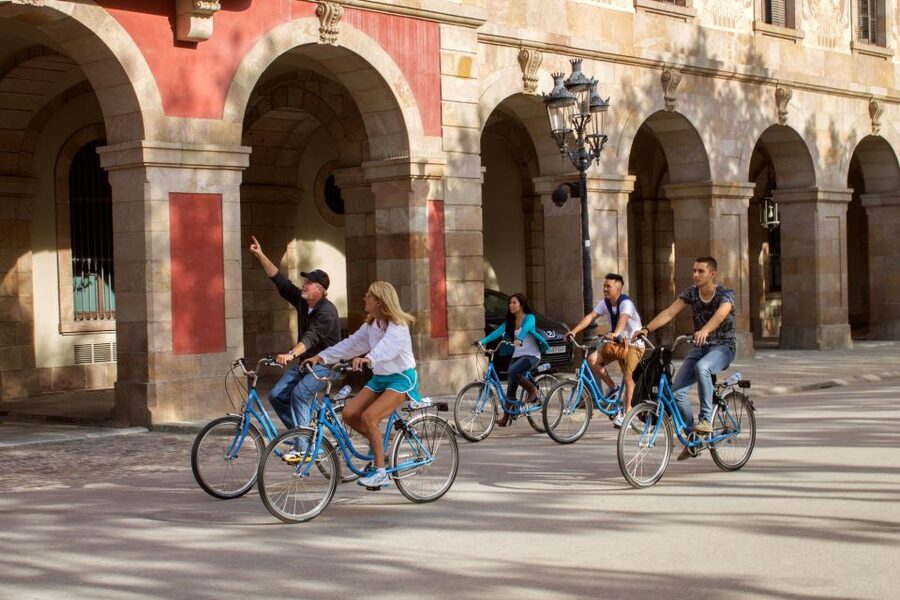 Barcelona Tapas 3-Hour Bike Tour - Your tapas plate: 4 tastings per person plus a drink, with a lesson baked in