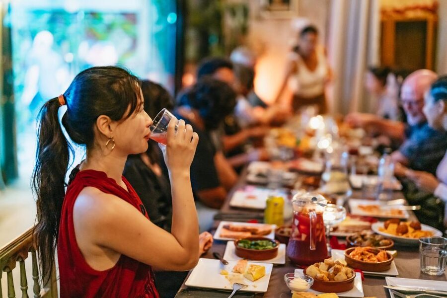 Barcelona: Tapas and Flamenco Experience - Vegetarian-friendly tapas and non-alcoholic options