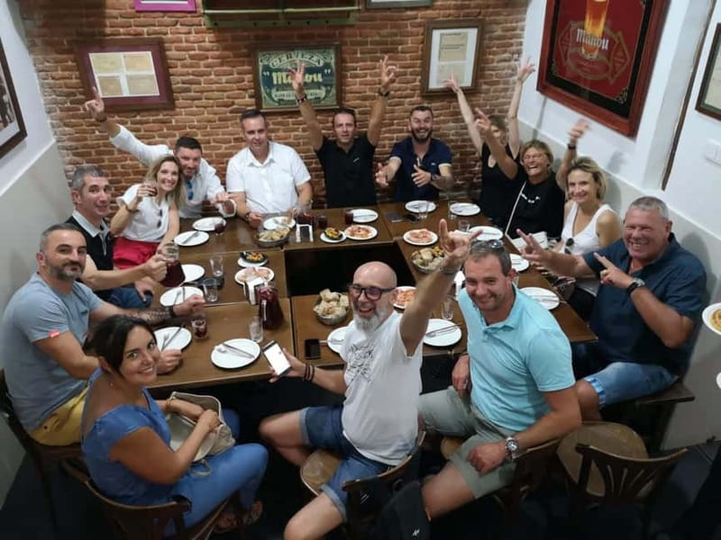 Barcelona Tapas Crawl food & drinks all included - Guide style in English: more than facts, it’s practical context