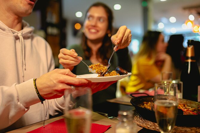 Barcelona Tapas Food Tour with Lunch or Dinner in El Born - How the walking pacing feels in 2.5 hours