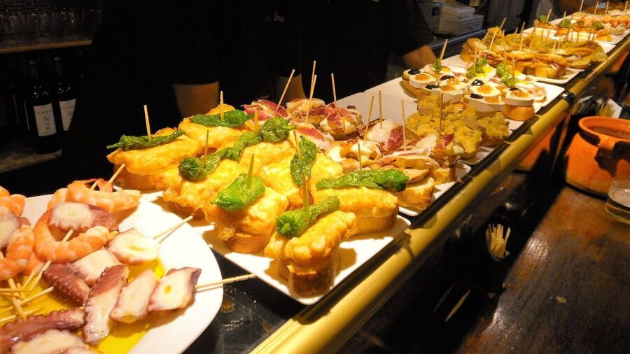 Barcelona: Tapas & Picasso Museum Guided Walking Tour - Why Picasso Museum plus tapas makes sense