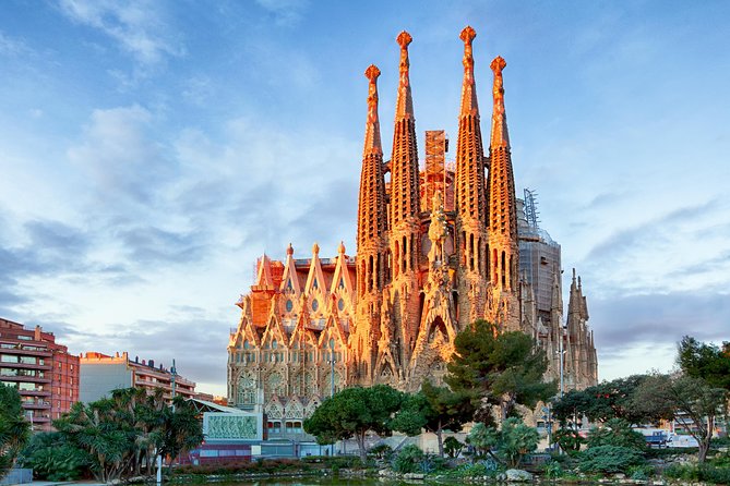 Barcelona Tapas Tour with a Local Foodie: Personalized & Private - From Gothic Quarter into El Born: history you can actually connect to