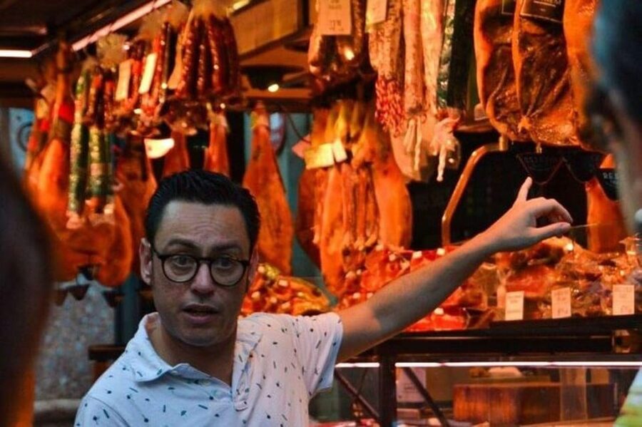 Barcelona: Tapas Walking Tour with Food, Wine, and History - Drinks included at each venue, and how to avoid the classic hangover trap