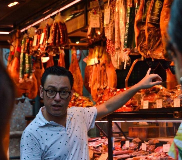 Barcelona: Tapas Walking Tour with Food, Wine, and History - Your guide and the small group size that makes it social