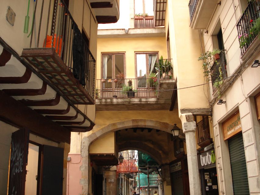 Barcelona: “The Cathedral of the Sea” Literary Walking Tour - Why Barcelona’s Born fits the novel so well
