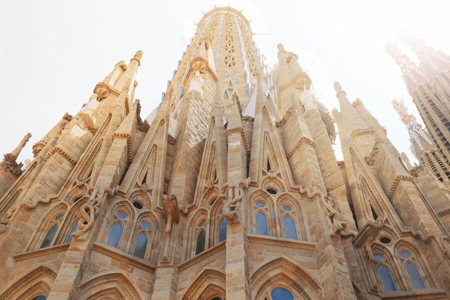Barcelona: The Genuis of Gaudi & Modernist Architects Tour - Sagrada Família in 45 minutes: what you can actually absorb
