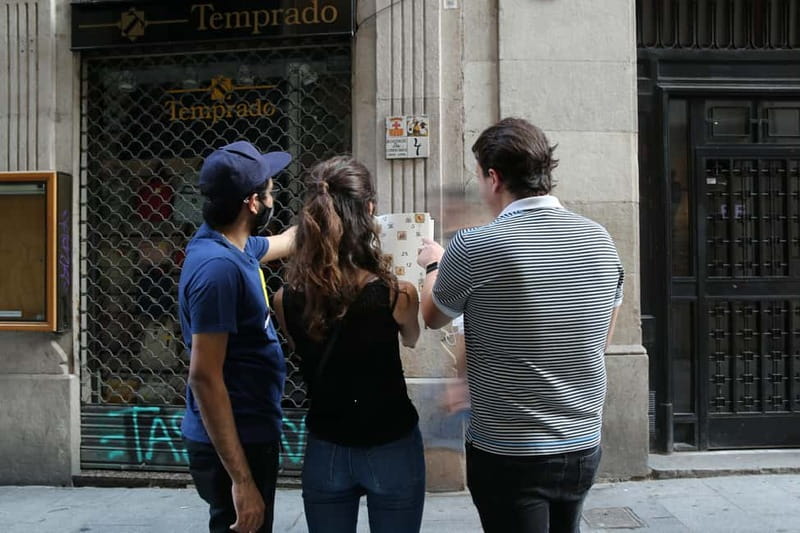 Barcelona: The Search for the Snake Stone City Treasure Hunt - Gothic Quarter puzzle hour: clues in the architecture