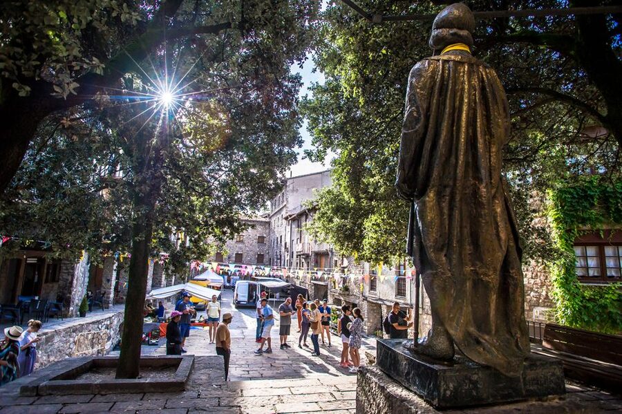 Barcelona: Three Countries Andorra, France, & Spain Day Tour - Bagà, Catalonia: Medieval Square Time Without the Rush