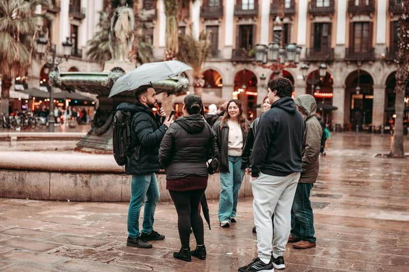 Barcelona: Tipsy Tapas & History Tour in the Gothic Quarter - Stop Two: a historic bar with color and surprises from land and sea