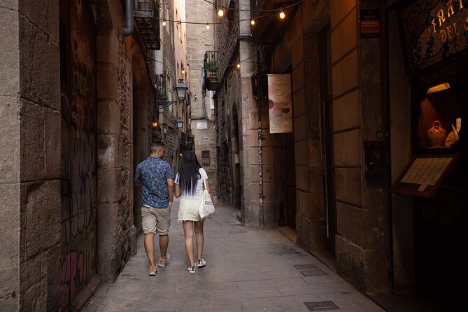 Barcelona Tour And Photoshoot in Gothic Quarter - Stop by Stop: Your Photo Route in El Gòtic