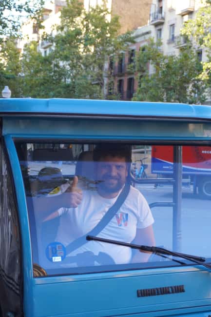 Barcelona: Tour by electric tuk tuk - Rambla de Catalunya and the return to Teatro Tívoli