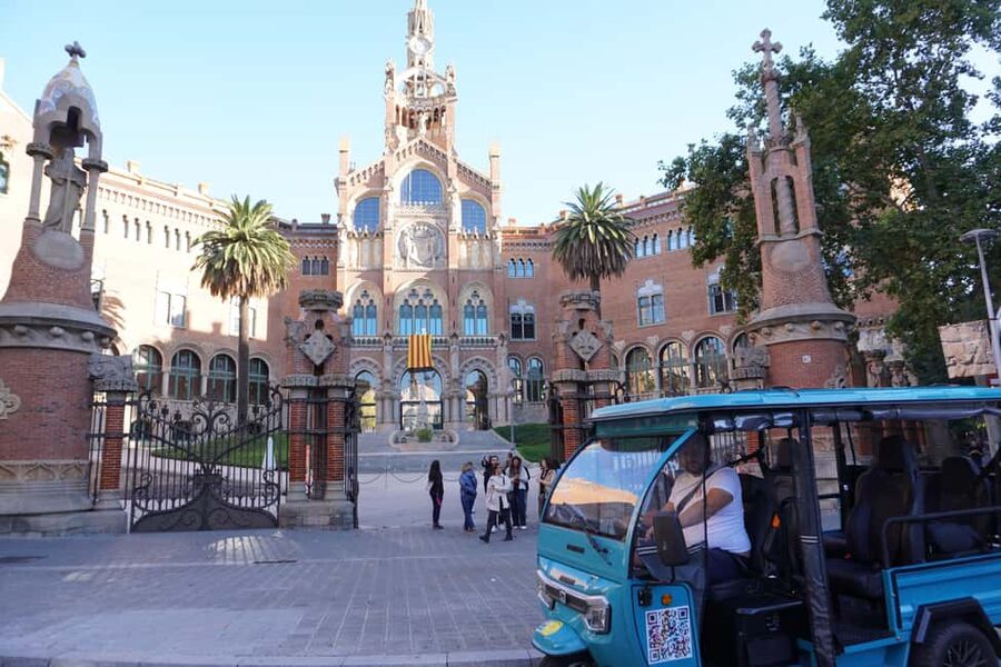 Barcelona: Tour by electric tuk tuk - What this tour is best for (and who should choose something else)