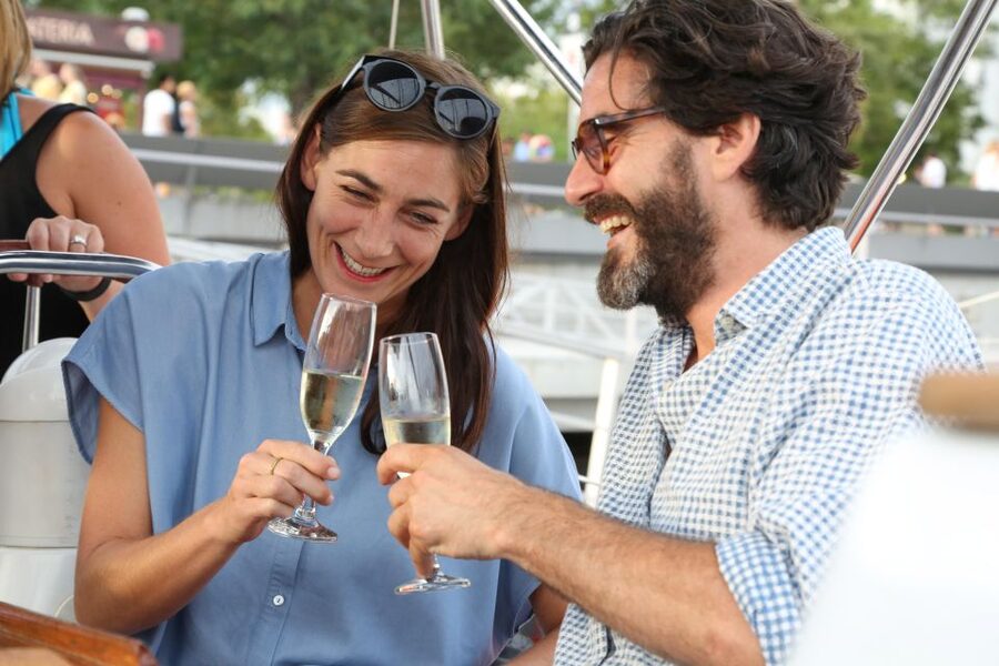 Barcelona: Unique Sunset Sailing Tour with Tapas & Open Bar - Key highlights at a glance