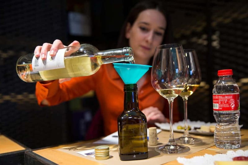 Barcelona: Vermouth-making workshop with aperitif - Blind tasting: train your nose and taste for sensory phases