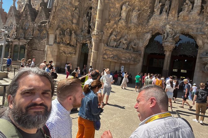 Barcelona VIP Private Tour: Sagrada Familia, Park Güell & Pedrera - Olympic Stadium area and MNAC: quick looks, good photo timing