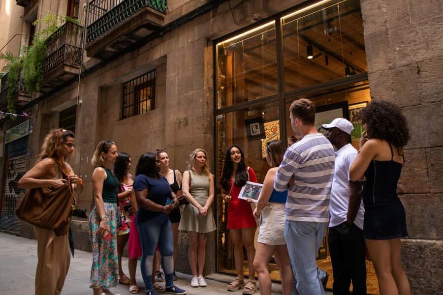 Barcelona Walk Like a Local: El Born & Gothic 15+ Sights - La Casa de l’Ardiaca and Plaça Sant Felip Neri: the quieter checkpoints