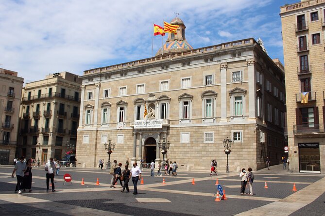 Barcelona walking tour Gothic Quarter and Ramblas+Boat trip - Who this tour fits best (and who might want a different plan)