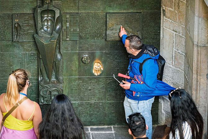 Barcelona Walking Tour: Old Town & Gothic Quarter Secrets - El Born After the Gothic Tightness: Marketplace Lanes and Resistance Stories