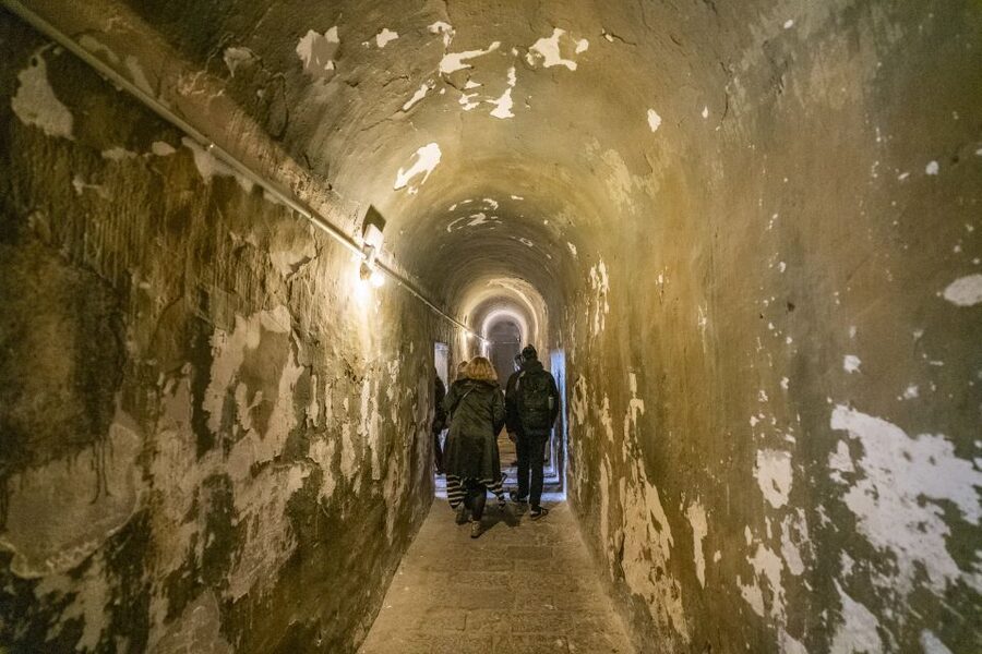 Barcelona: Walking tour with Montjuic Castle & Cable Car - Who This Tour Suits Best, and Who Should Skip It