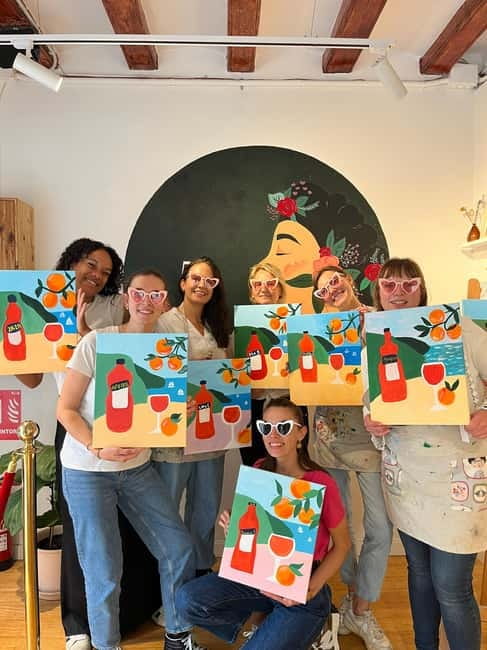 Barcelona: Wine and Art! Unlimited Wine and Local Artists - How local artists help you, step by step, in English or Spanish