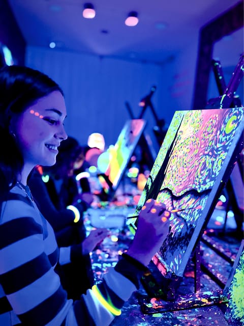Barcelona: Wine and Van Gogh Paint and Sip Painting Class - A 2.5-hour art session that actually stays fun