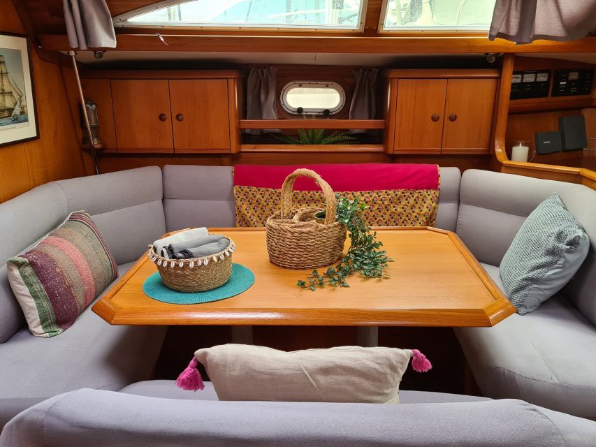 Barefoot: Private sailing cruise in Barcelona - Private Group Comfort: Up to 12 People, Real Space on Deck