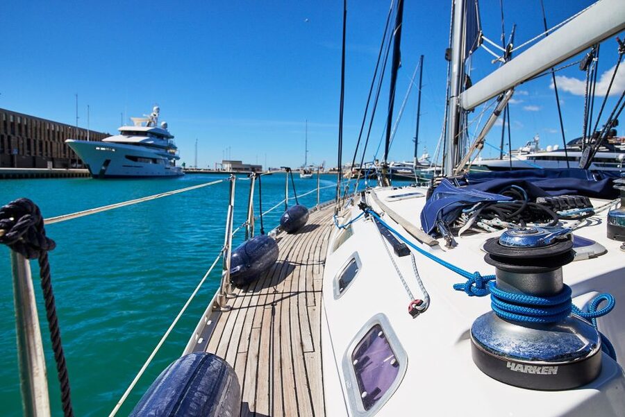 Barefoot: Private sailing cruise in Barcelona - What’s Included, What’s Not, and What to Bring