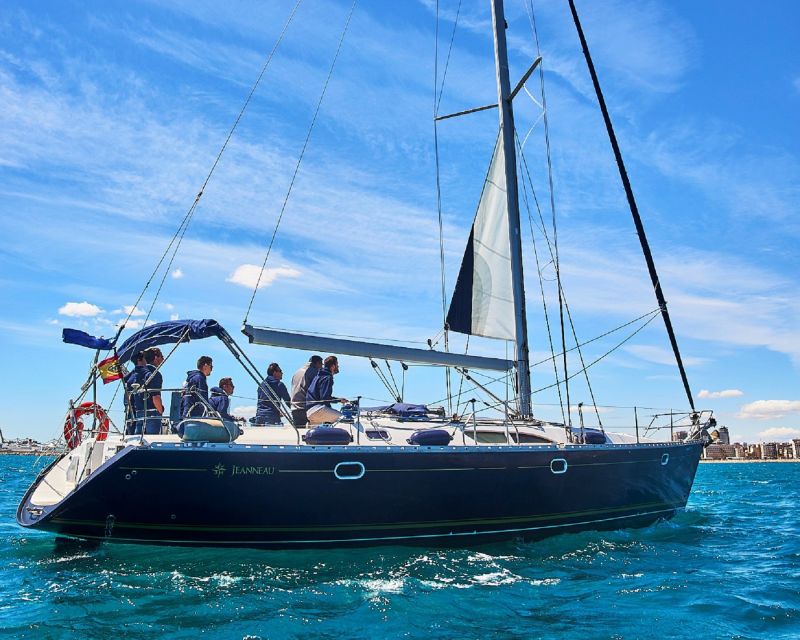 Barefoot: Private sailing cruise in Barcelona - Sailing the Barcelona Coastline for Waterfront and Beach Views