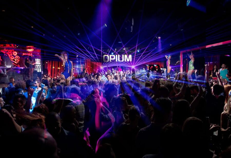 BCN Night Card- Best way to enjoy Barcelona's nightlife - Bonus value: discount pubs and two restaurants to anchor your night
