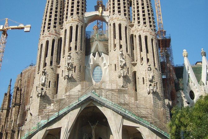 Best Gaudi Private Tour with Sagrada Familia & Park Guell in BCN - Passeig de Gracia plus La Pedrera and Casa Batlló, but manage your expectations