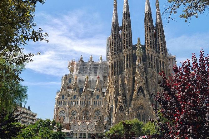 Best Gaudi Private Tour with Sagrada Familia & Park Guell in BCN - FAQ