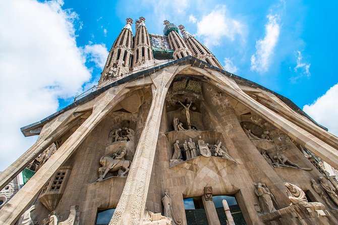 Best of Barcelona Guided Tour with Port or Hotel Pick up - Port Olímpic, Plaça d’Espanya, and Plaza de Catalunya: Barcelona Beyond the Postcards