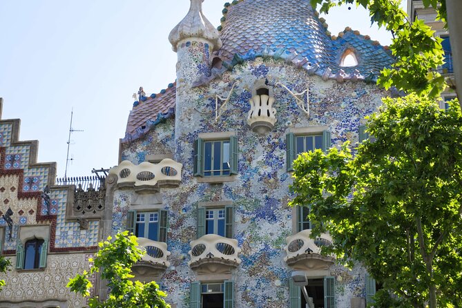 Best of Barcelona: Sagrada Família, Gaudí & Candy Tasting Tour! - Small Group Pace and How It Affects Your Day Plan