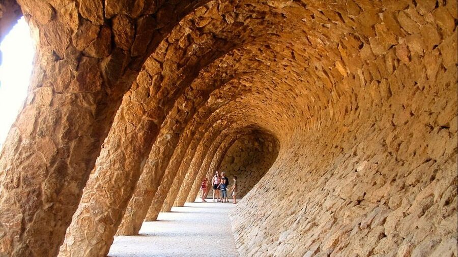Best of Barcelona: Sagrada Familia & Park Guell with Pickup - Passeig de Gràcia and the Gaudí façades you want to see fast