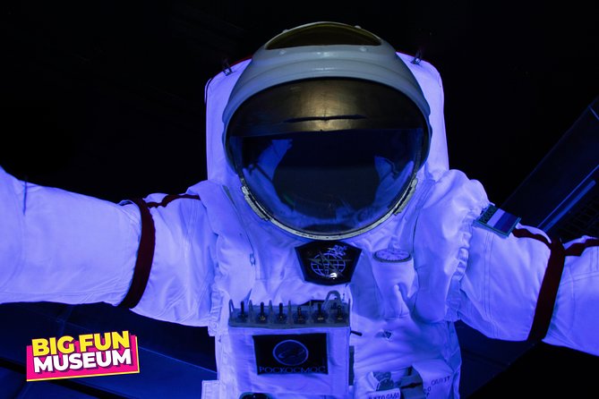 Big Fun Museum Ticket (8 museums in one place ) - Included gloves and mask, small detail that can change your trip