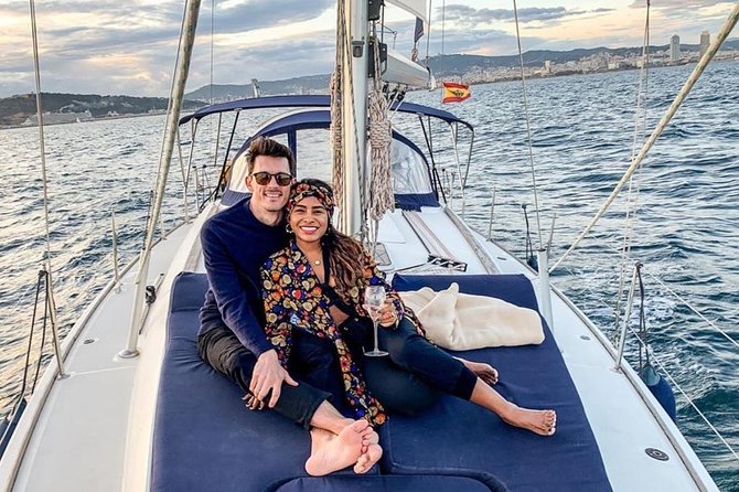 Big sailboat until 12 passengers + crew from Barcelona with Cava - Port Olimpic and Barceloneta, seeing Barcelona from the waterline