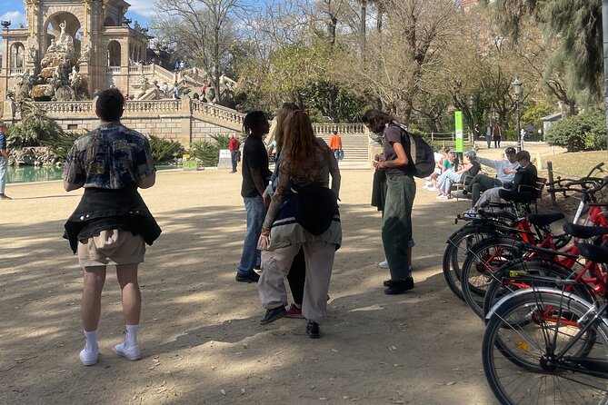 Bike Tour in Barcelona: History, Architecture and Culture - Stop 5: Barcelona Cathedral and the Gothic Quarter feeling