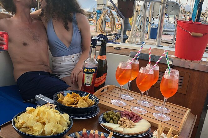 Boat Tour with Drink and Picoteo, Barcelona - Drink and Picoteo: Vermouth, Cava, or Beer Plus Snacks