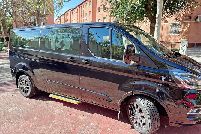 Book Private transfer from Barcelona airport to City - The meet and greet system that actually helps