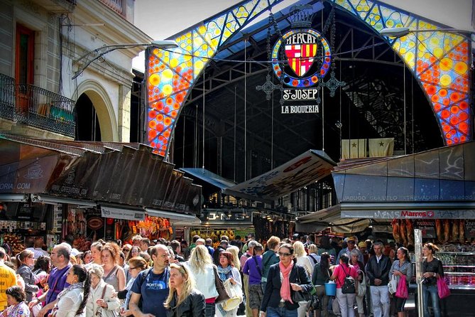 Boqueria and Santa Caterina Markets with Food and Tapas Private Walking Tour - Private midday start at Plaça Reial: the real value of having a guide