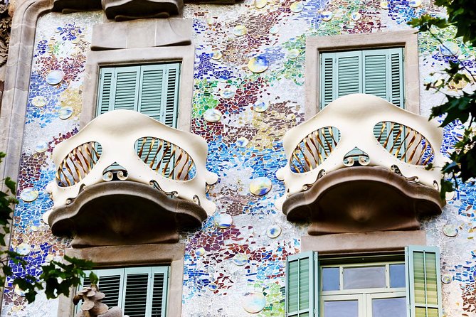 Casa Batllo Admission Ticket with Intelligent Audio Guide - Timing, Crowds, and Photo Strategy at a Popular Gaudí Stop