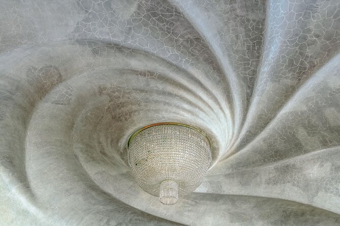 Casa Batllo Fast Track Tour with Optional White Rabbit Museum - Meeting Point Reality Check: Pg. de Gràcia 55 and the 2026 Change