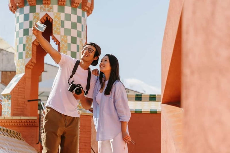 Casa Vicens Gaudí - Early Acces Visit - Audio guide setup, headphones, and how to use 15 languages well