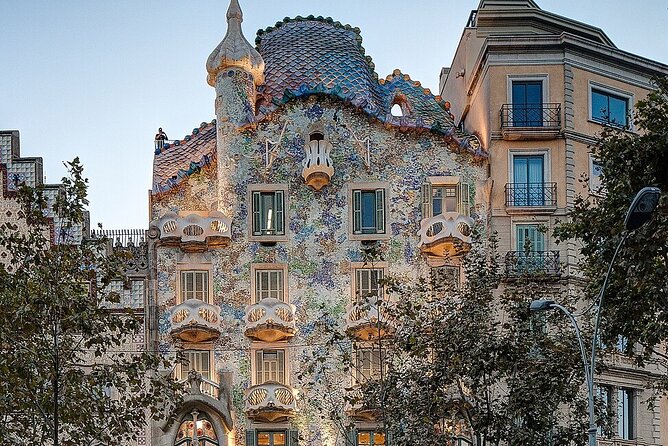 Coffee Crawl in Barcelona - The walk-and-sip rhythm: pastries, churros, and coffee breaks