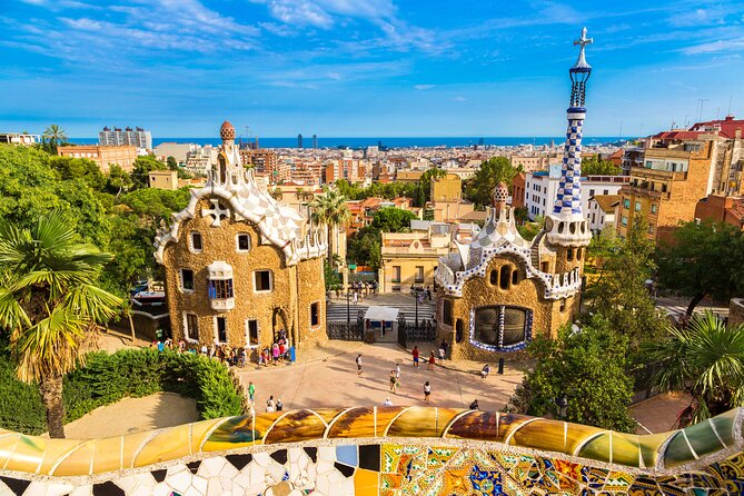 Combo: Skip the Line Sagrada Familia & Park Guell Guided Tour - Entering Sagrada Família: What the Guide Makes Visible