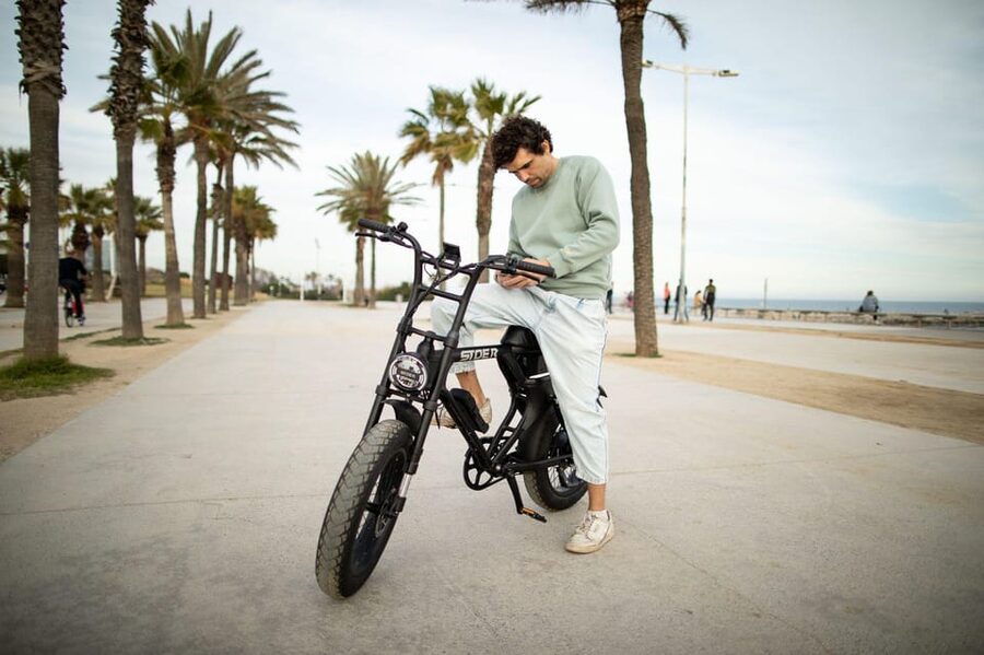 Comfortable E-Fatbike High-Lights Tour Barcelona - Comfortable STOER e-fatbikes and a route you can steer