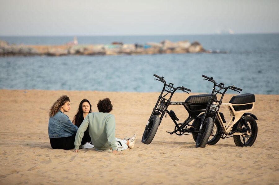 Comfortable E-Fatbike High-Lights Tour Barcelona - Columbus Monument, Port Vell, and Barceloneta Beach: city to sea